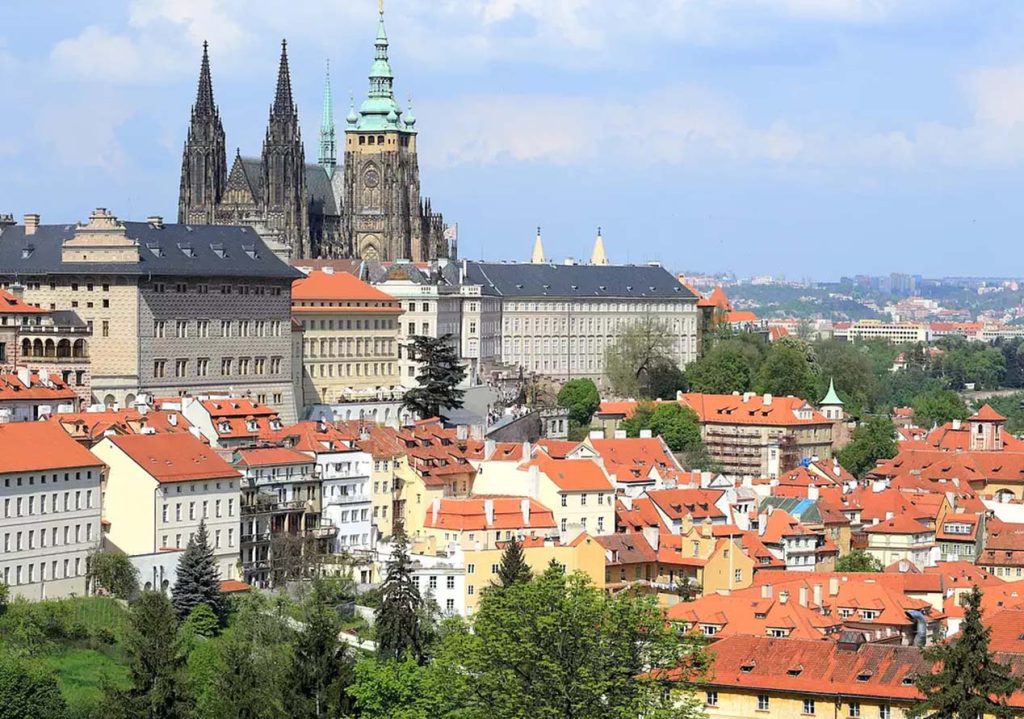 Romantic Destinations in Prague: Finding Love in the City of a Hundred Spires